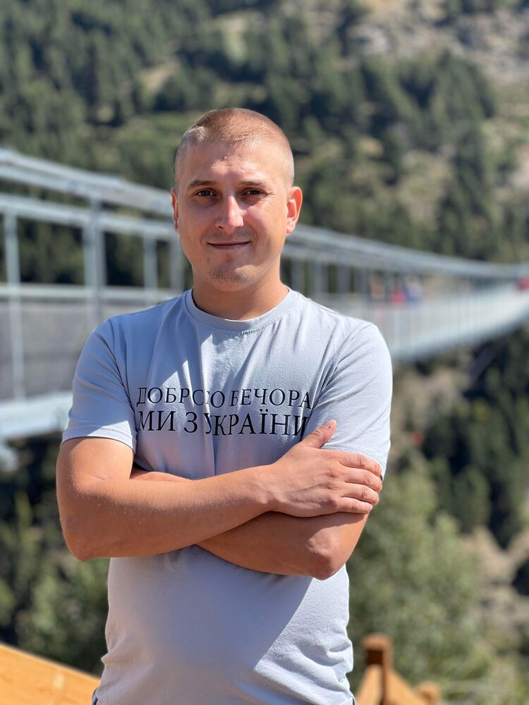  46518298  Mykhailo, 30 ,    Barcelona