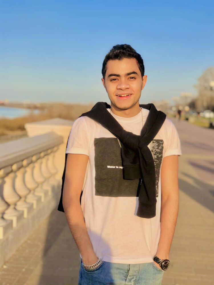  23725058  Adham, 25 ,    