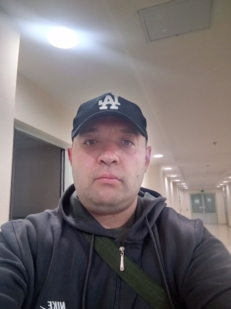  48570678  , 37 ,    