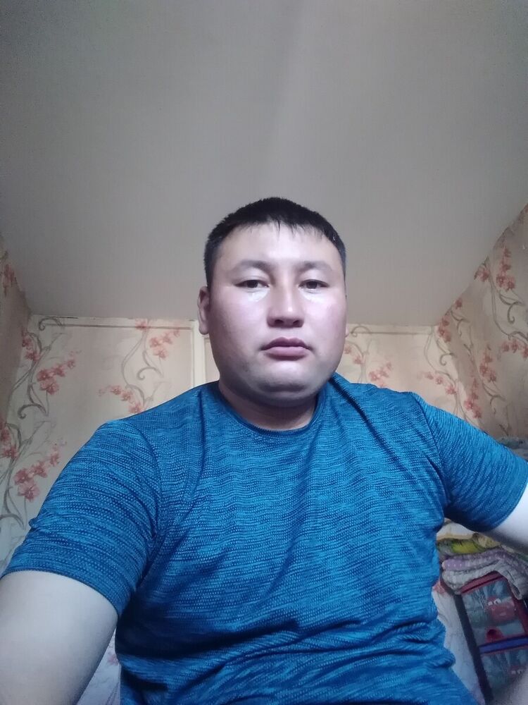  20643308  Kairat, 33 ,    