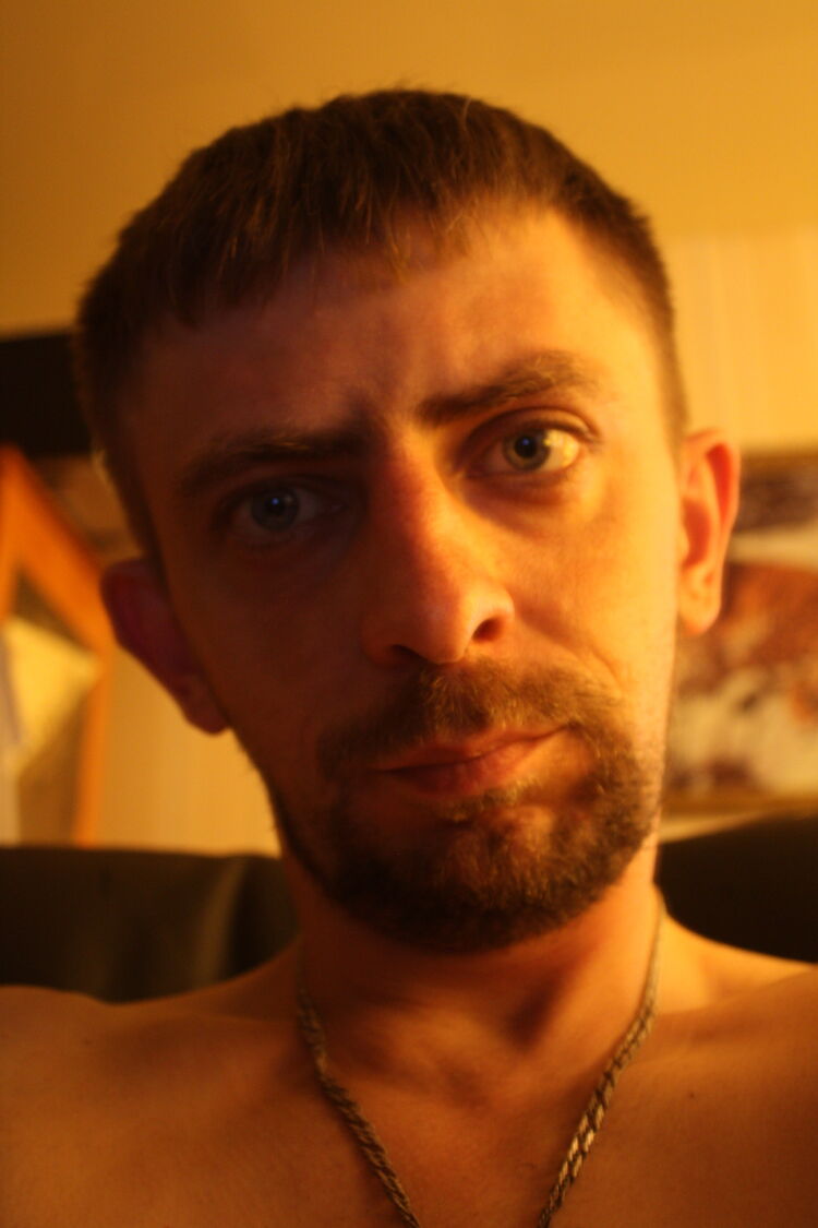  27553028  Artem, 36 ,    