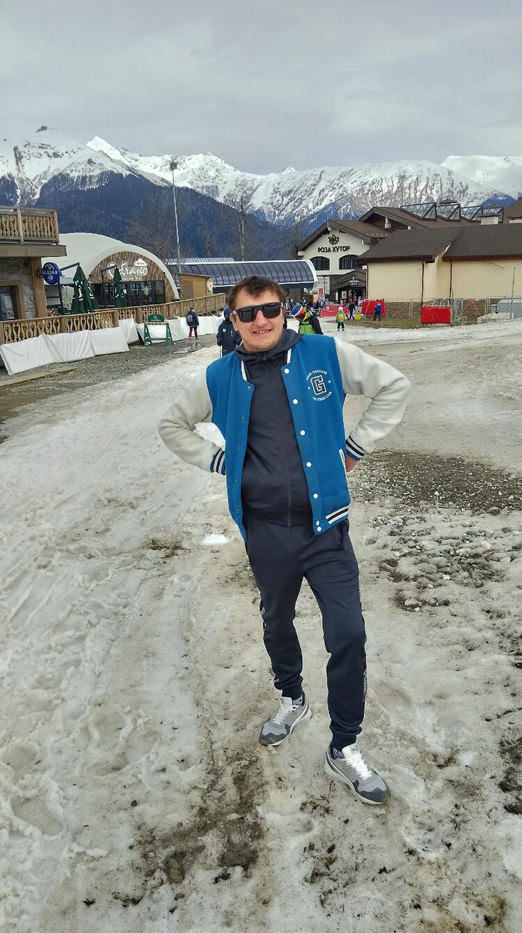  51531738  Alexei, 40 ,    