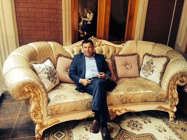  18934908  Ruslan, 59 ,    