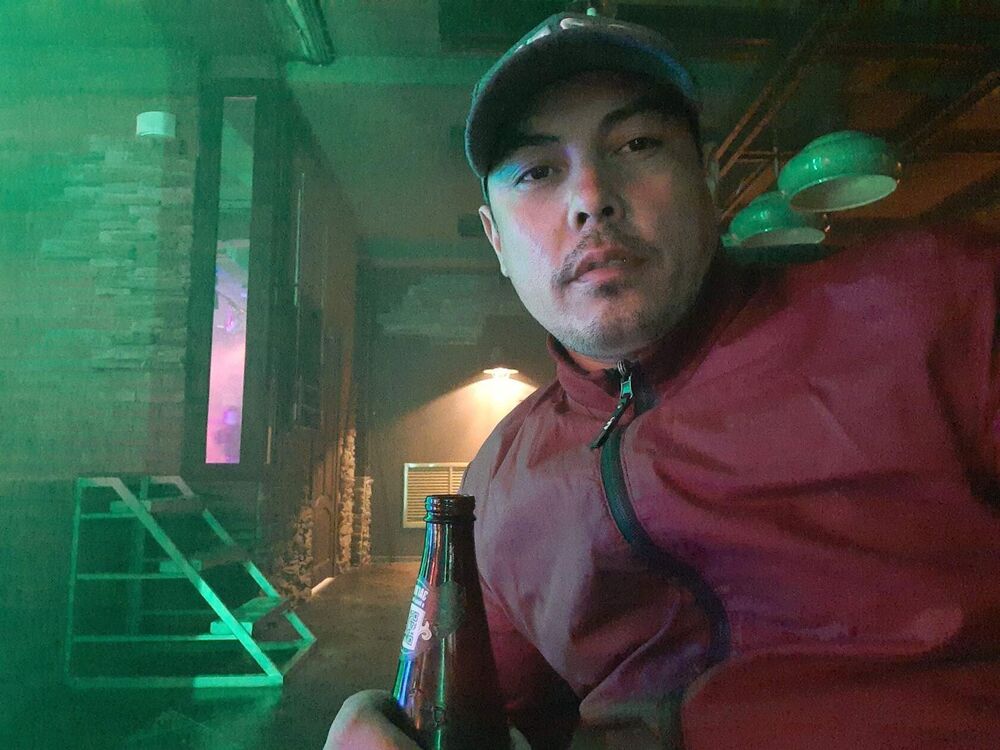  43752878  AKMAL BRAT, 40 ,     
