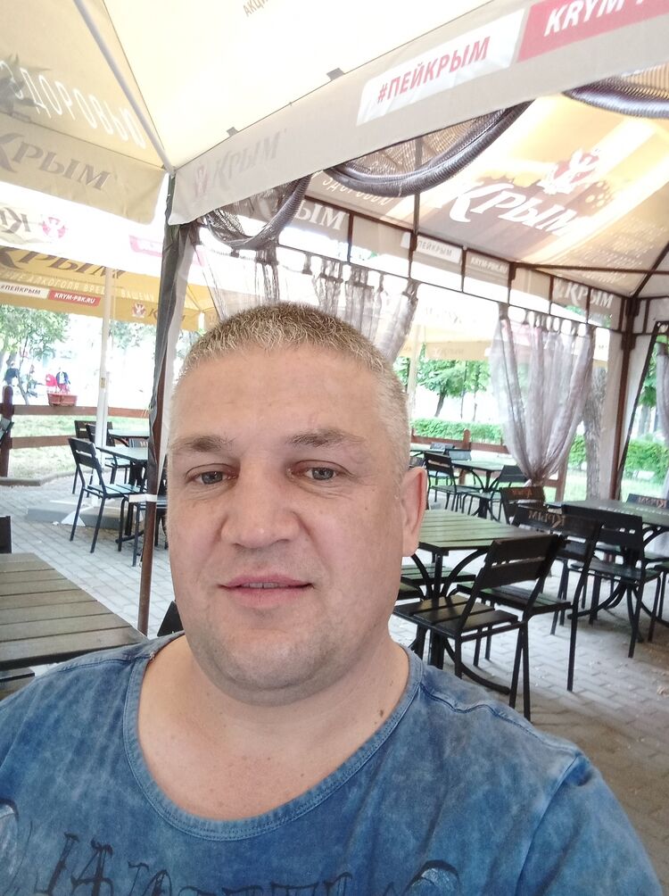  ,   Anatolij, 43 ,   ,   