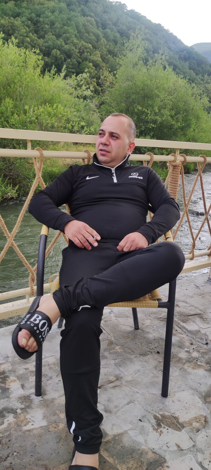  ,   Vahan, 37 ,   ,   