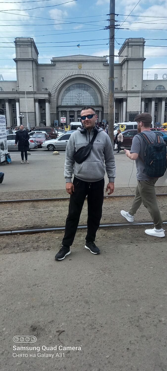  ,   Aleks, 40 ,   ,   