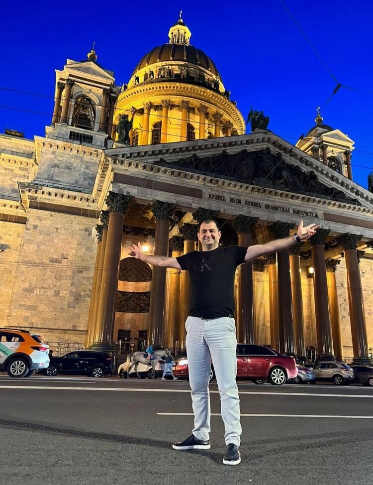  48431748  Elcin, 39 ,    