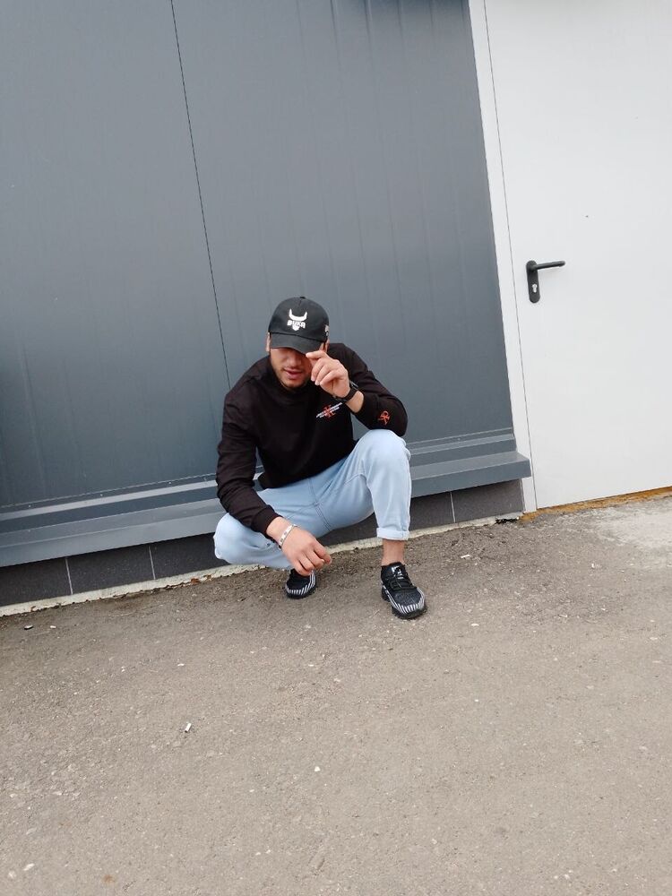  ,   Shaxriyor, 31 ,   ,   