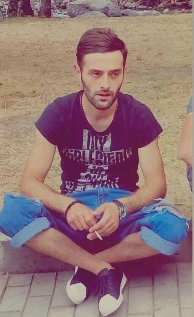  53861138  Ucha, 35 ,    