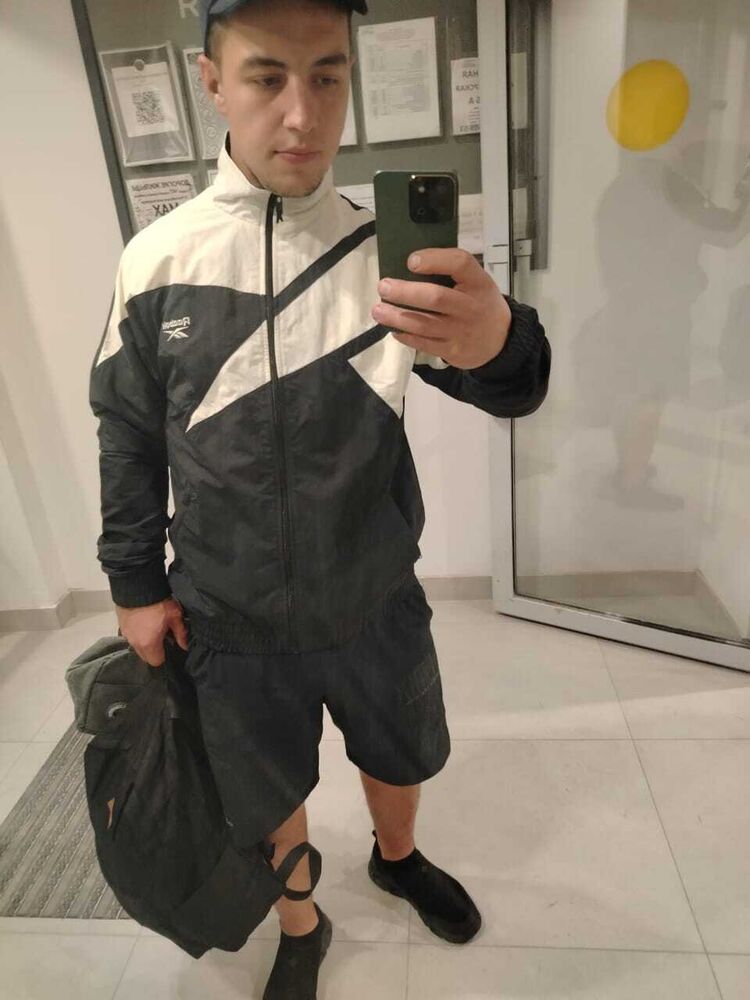  53944788  , 28 ,    --