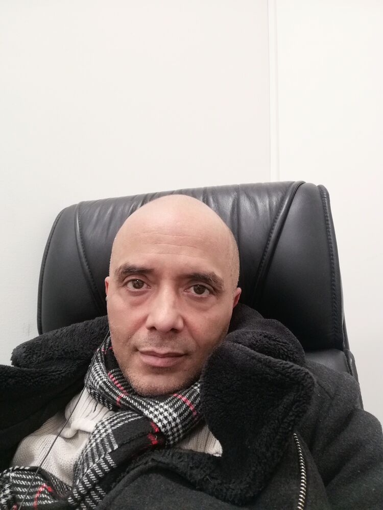  26698048  Dango, 44 ,    -