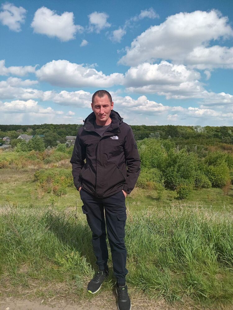  52144628  Sergej, 36 ,    