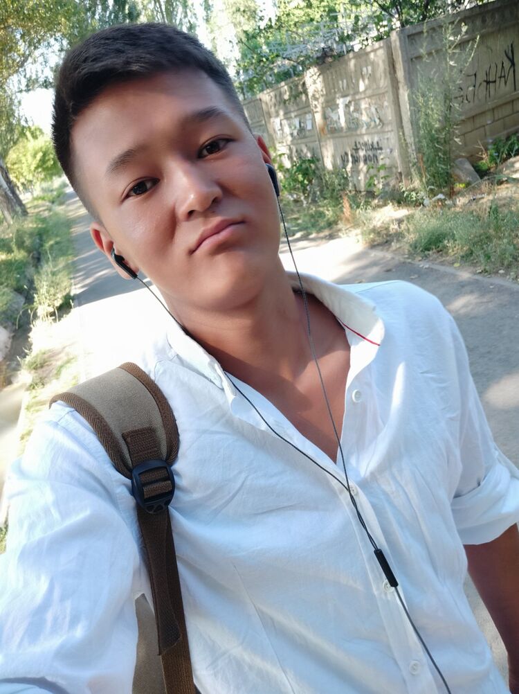  16940958  Ikrom, 26 ,    