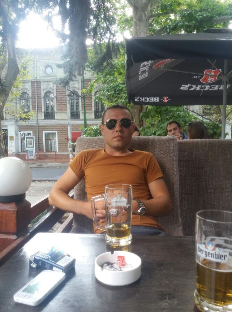  10970948  Nikolae, 36 ,    