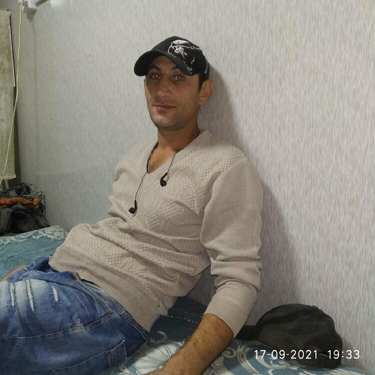  ,   Zarik, 44 ,   ,   