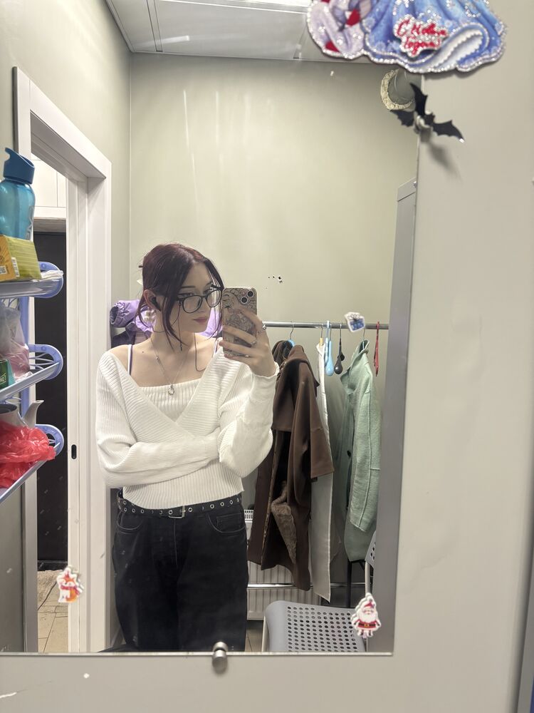 53719468  Lina, 19 ,    