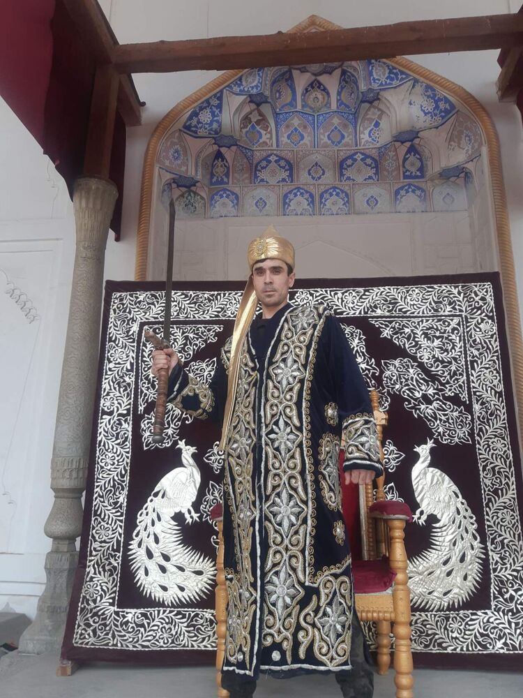  44867308  Sultan, 37 ,    