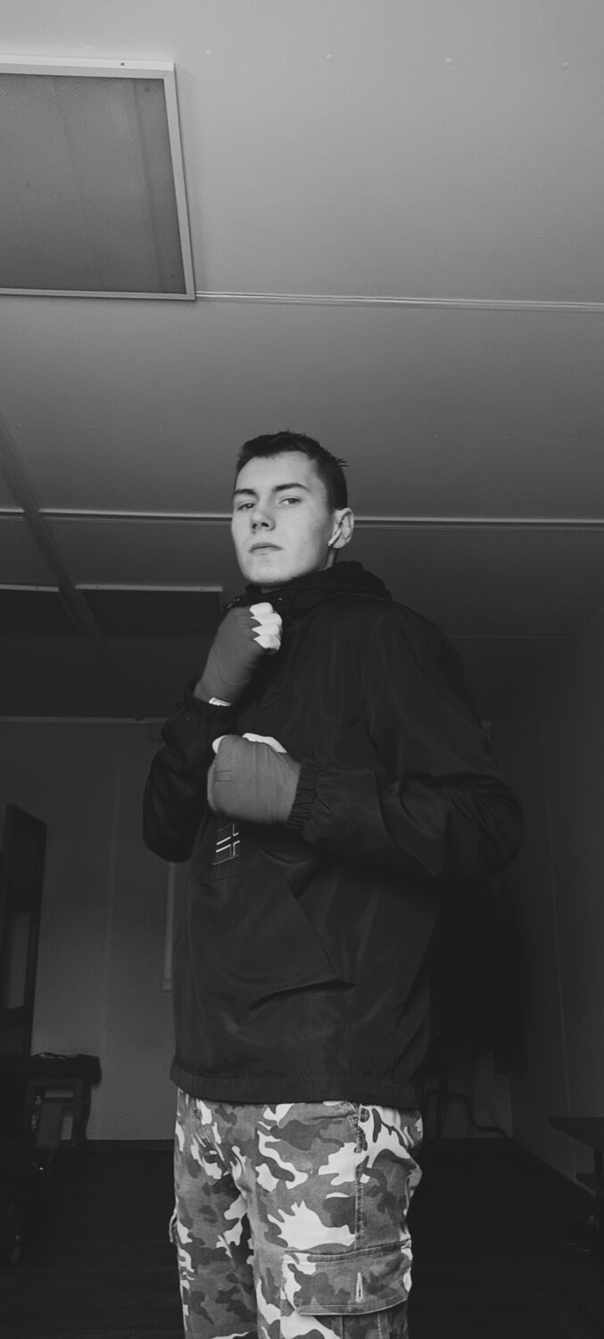  ,   Egor, 21 ,   ,   