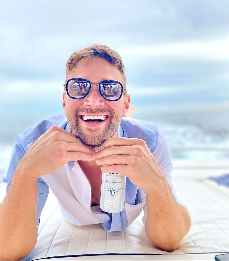  54590688  John Mike, 54 ,    