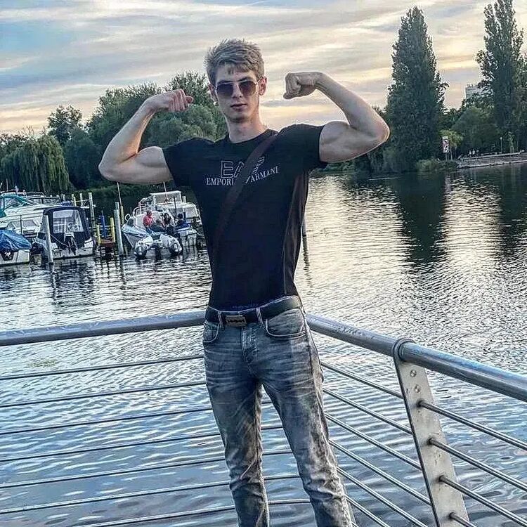  ,   Emil, 24 ,   ,   