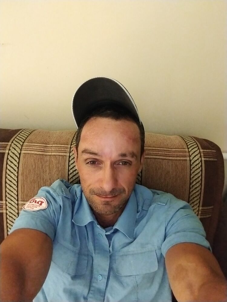  54283668  Roman, 46 ,    --