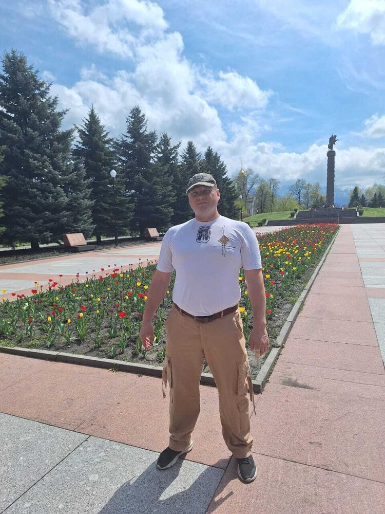  51037868  Vladimir, 49 ,    