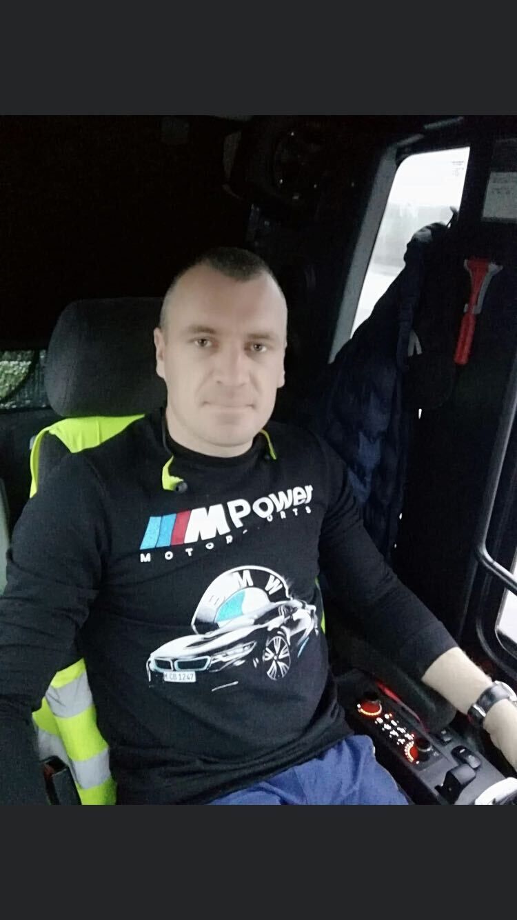  ,   Vlad, 42 ,   ,   , c , 