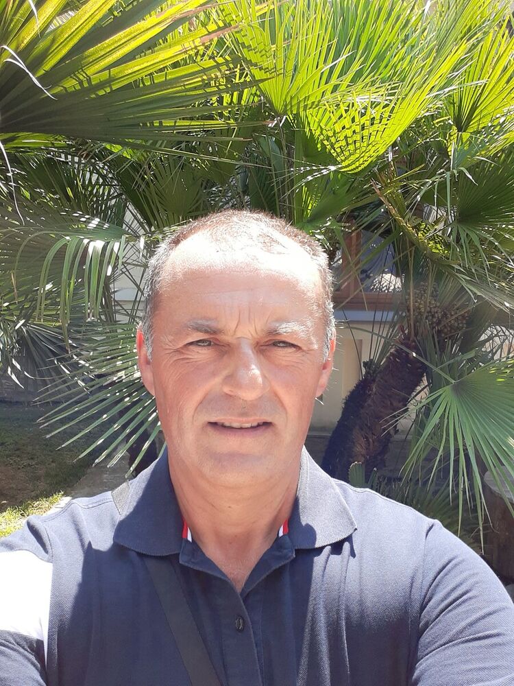  ,   Goran, 52 ,   ,   , c 