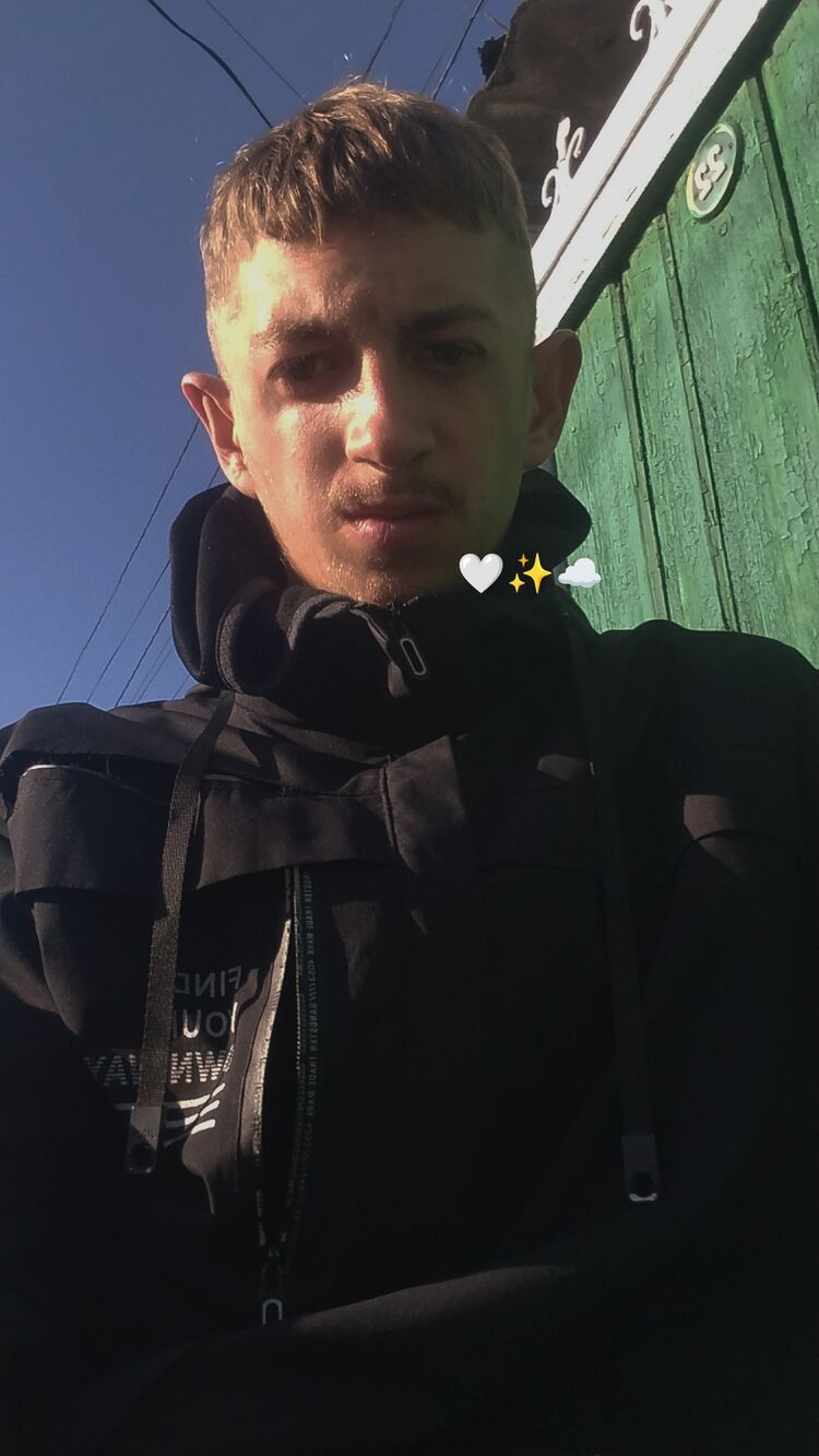  54298238  Puscasu, 24 ,    