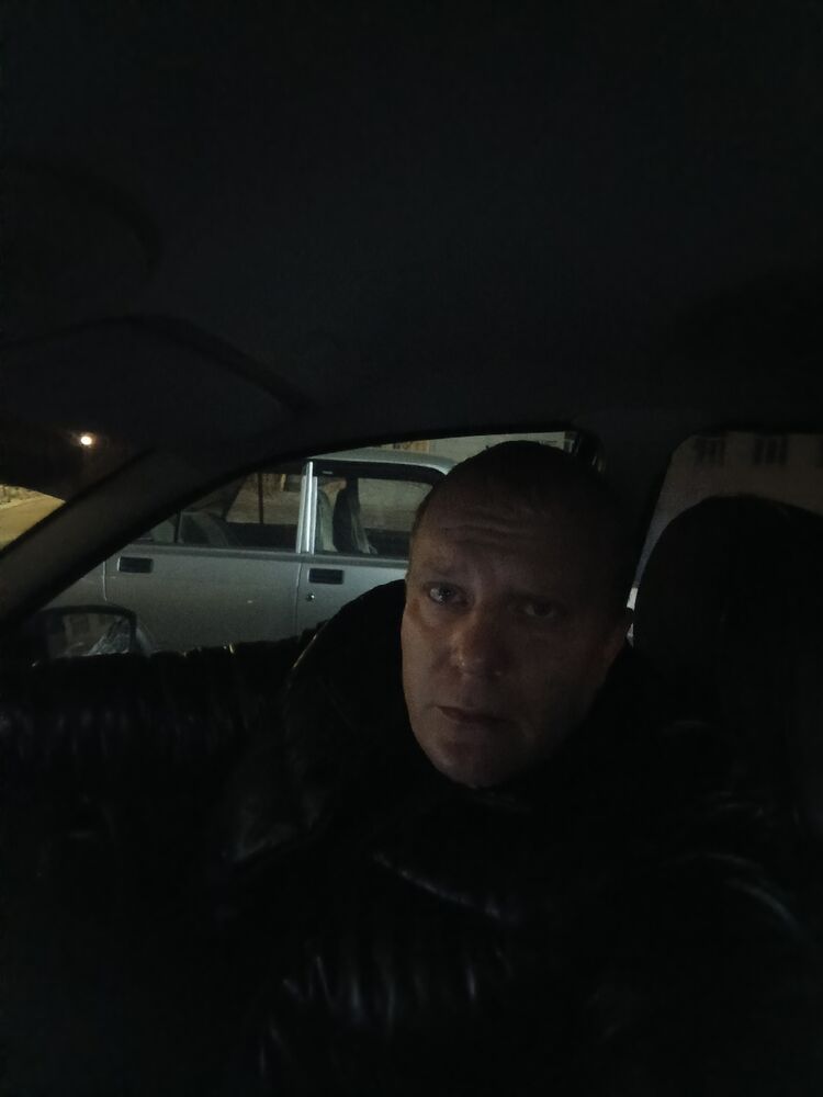  48014118  Maks, 38 ,    