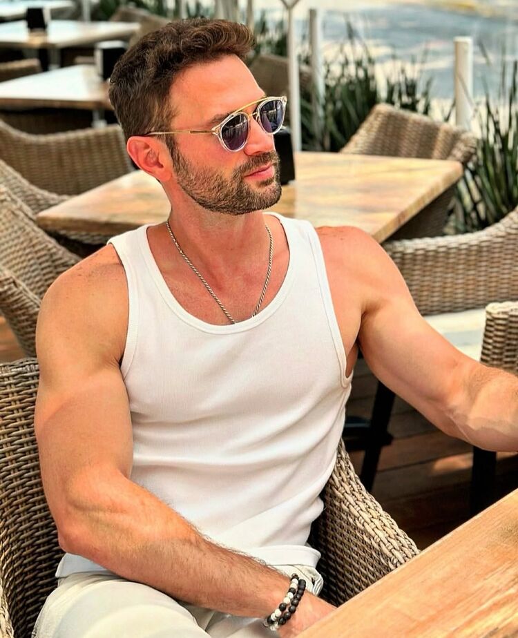  54590678  John Mike, 54 ,    