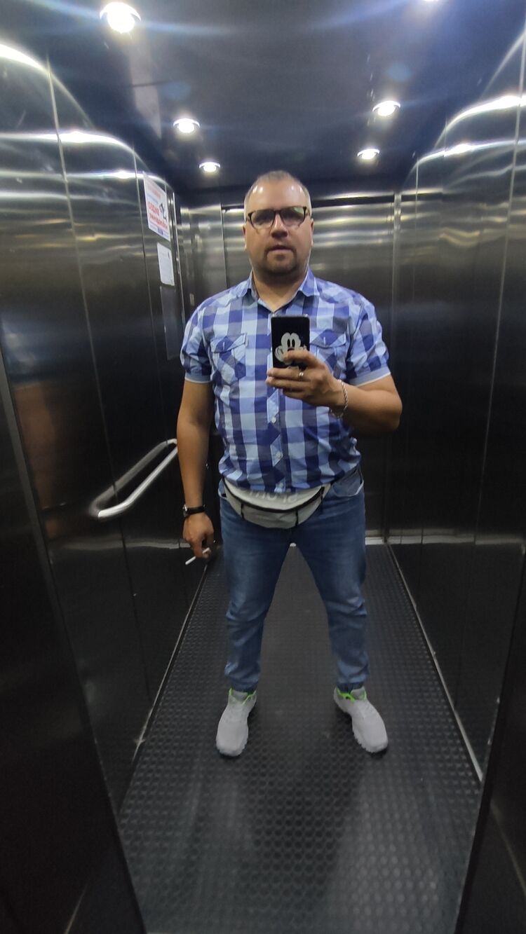  ,   Viktor, 44 ,   ,   , c 