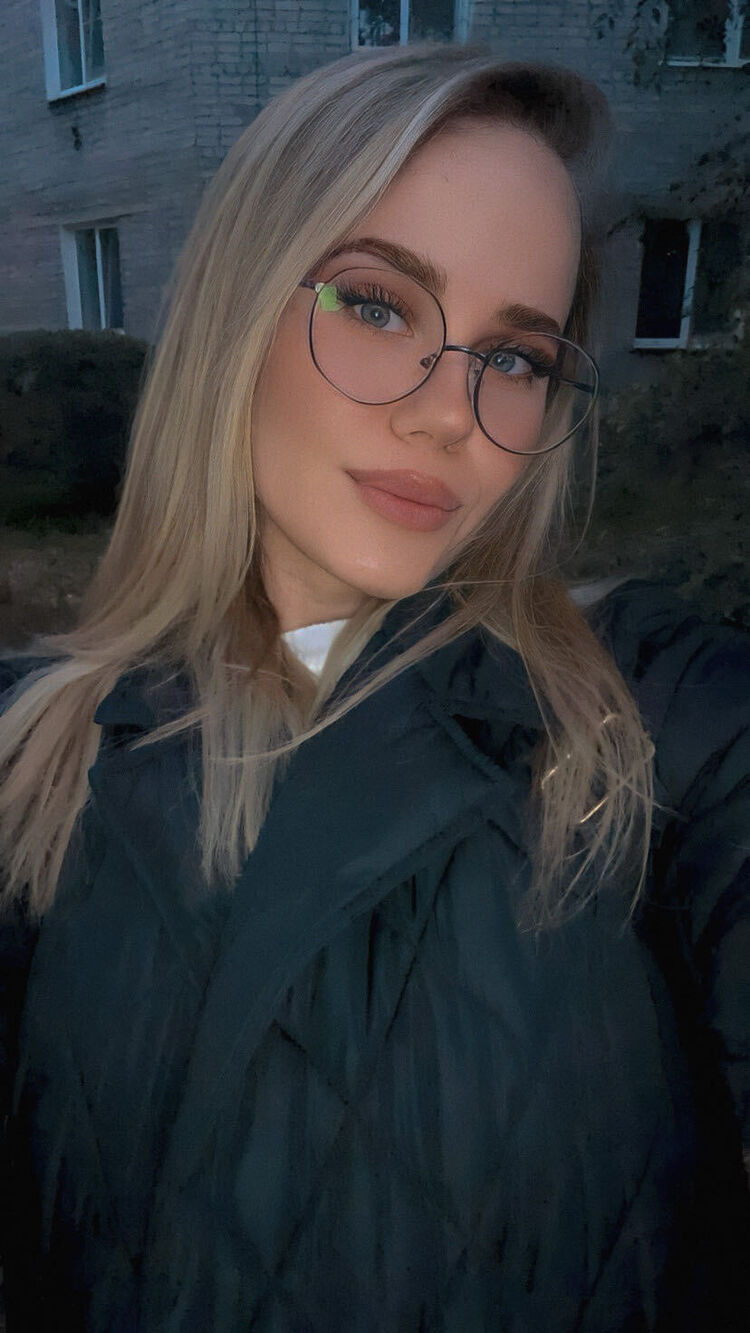  45528978  Anastasia, 25 ,    