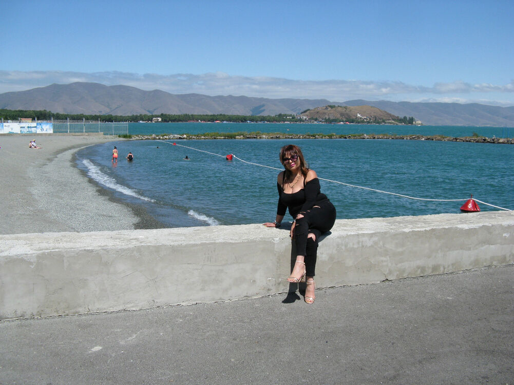  ,   Karolina, 51 ,   ,   , c 