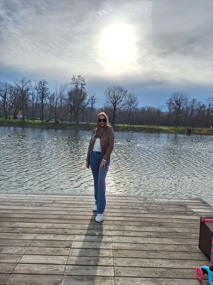  41097658  Kristi, 31 ,    