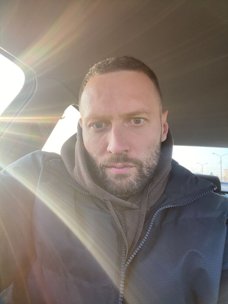  30510788  Andrei, 36 ,    