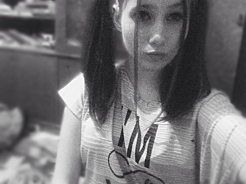  8437608  Trisha, 27 ,    -