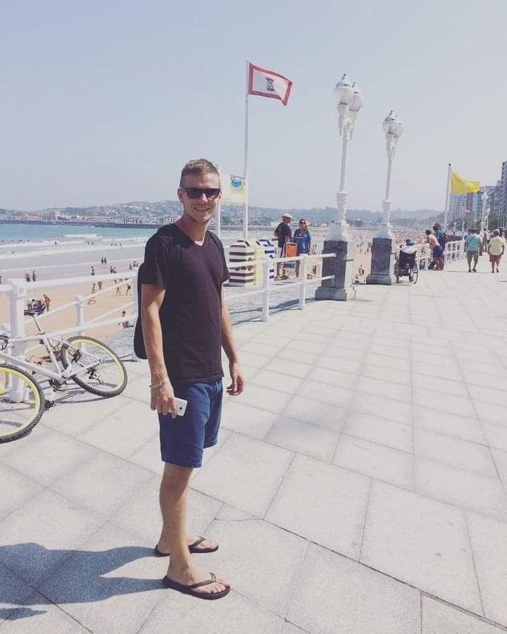  ,   Vasil, 33 ,   ,   , c 