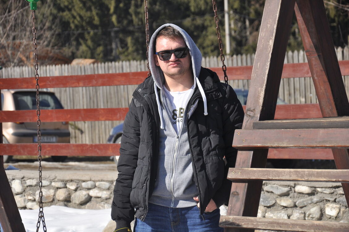  ,   Sergiu, 37 ,   ,   , c 