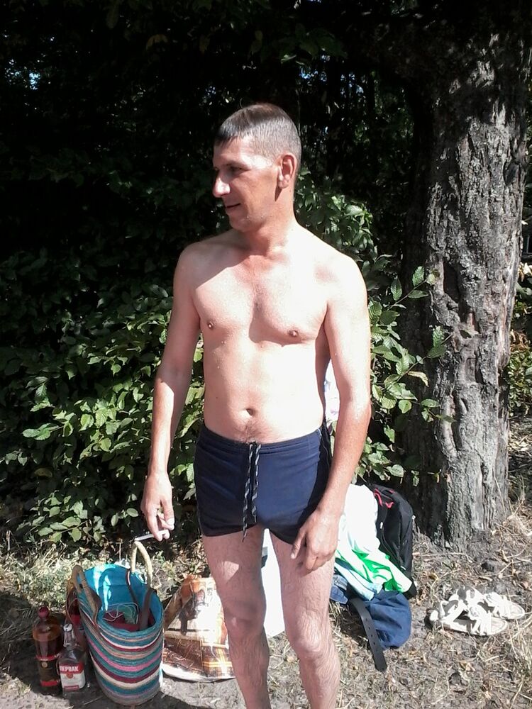  5573508  Viktor, 45 ,    