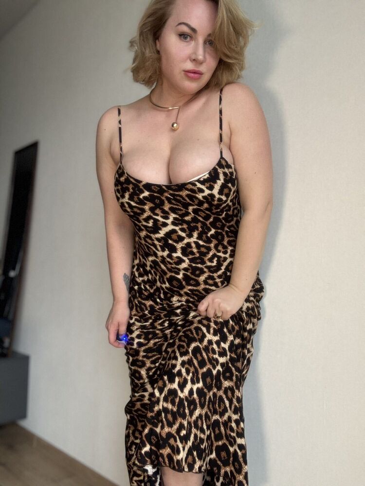  51611788  Julie, 37 ,    
