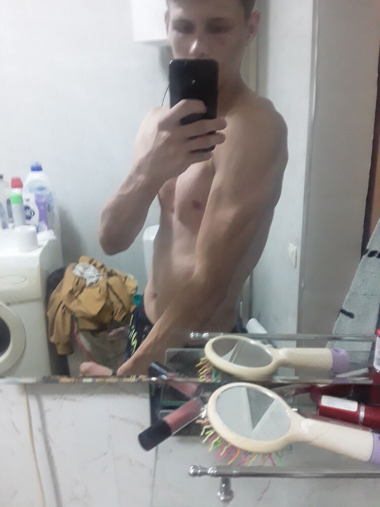  35234558  Andrey, 22 ,    
