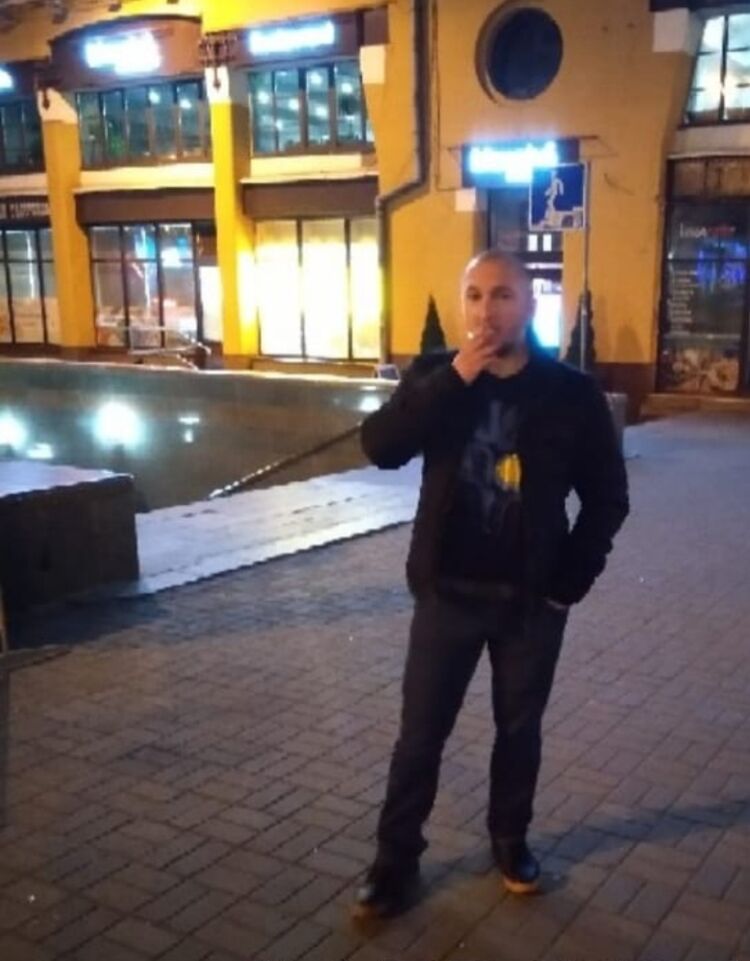  50148008  Daviti, 40 ,    Praha