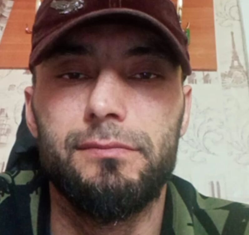  53055718  , 34 ,    Russell