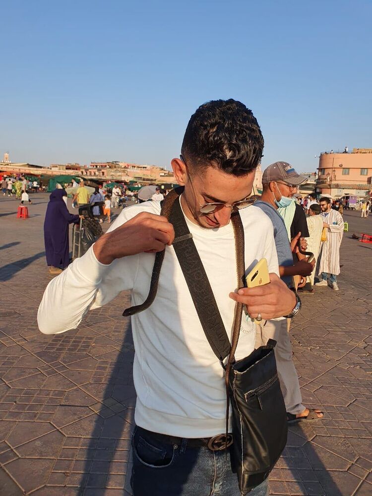  24210638  Mouad, 28 ,    