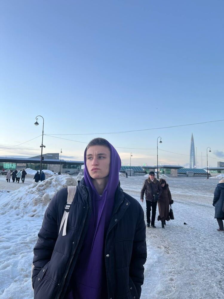  44010858  , 20 ,    -