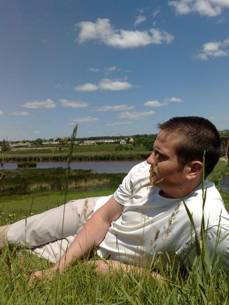  4221628  Igor, 37 ,    