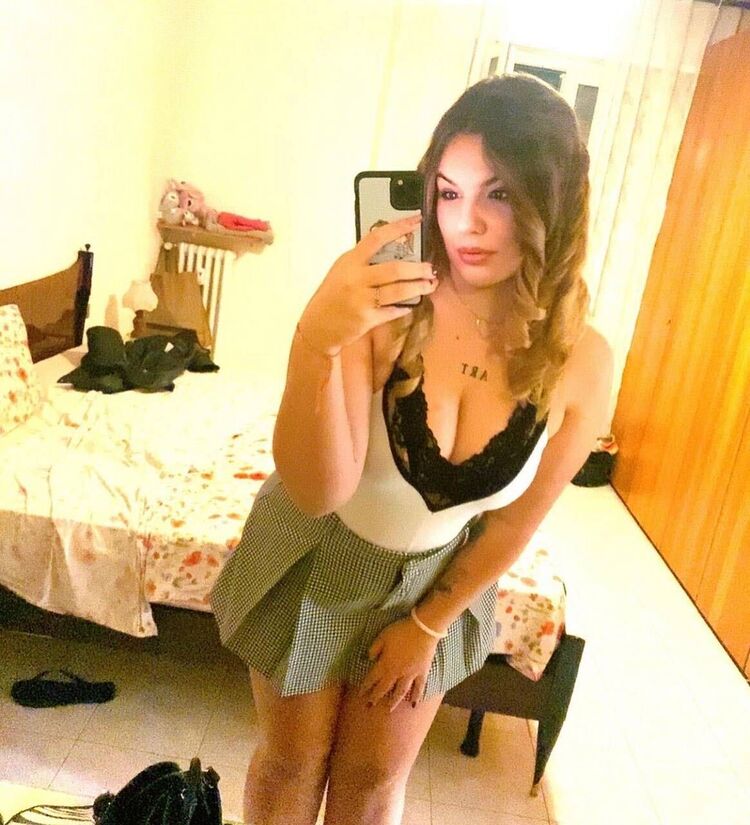  50734338  Viktoria, 23 ,    