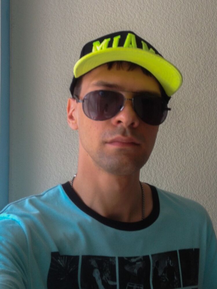  5377398  Alex2009, 38 ,    